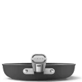 Patelnia Smeg FPF2402BLM (3).png